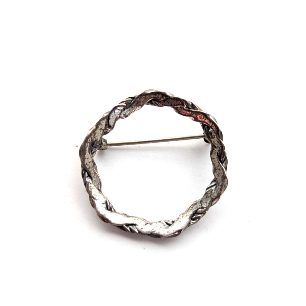 Vintage Estate Sterling Silver Braided Rope Wreath Circular Open Brooch